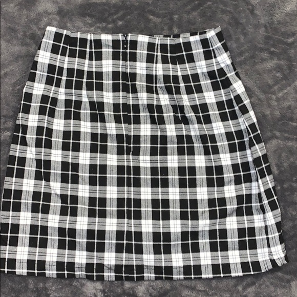 Brandy Melville (John Galt) skirt// like new - Picture 2 of 3